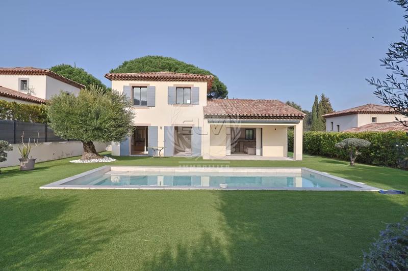 Villa - 104 m² - 4 pièces