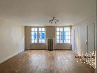 Maison - 220 m² - 8 pièces