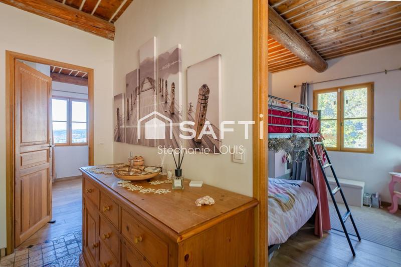 Maison - 232 m² - 8 pièces