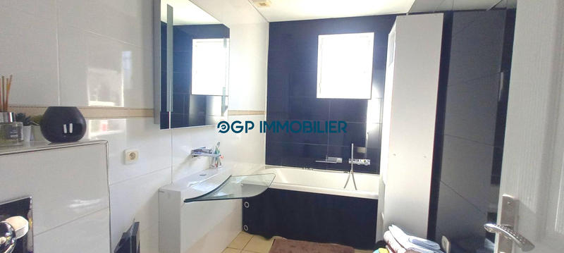 Maison - 145 m² - 5 pièces