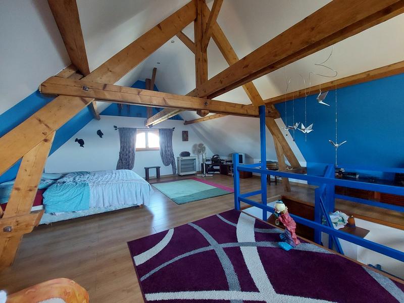 Maison - 220 m² - 6 pièces