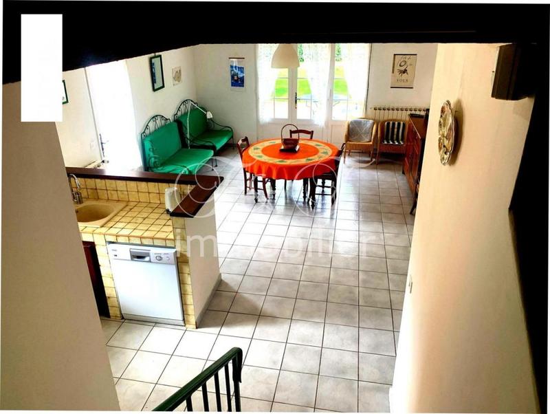 Propriété - 600 m²