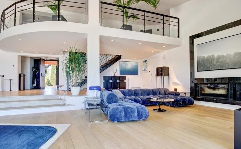 Demeure - 465 m² - 9 pièces