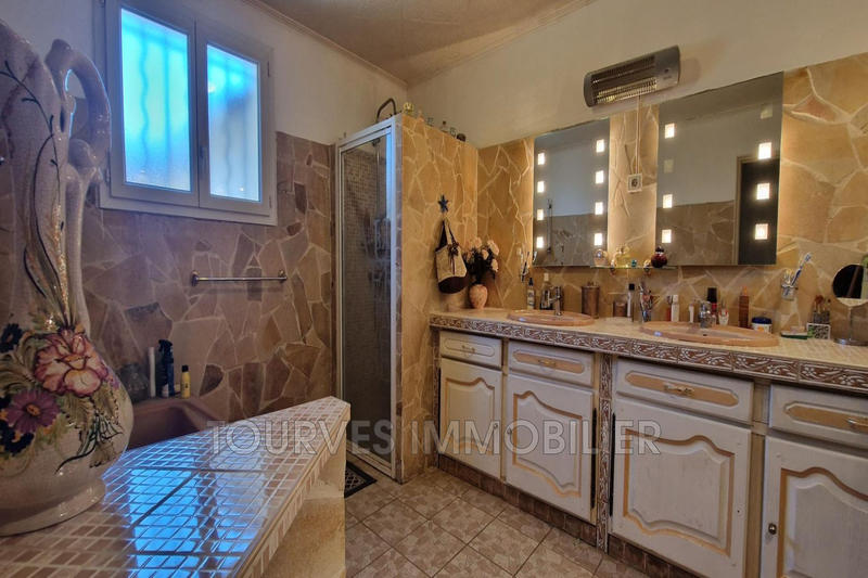 Villa - 212 m² - 8 pièces