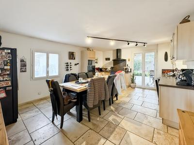Maison - 180 m² - 6 pièces