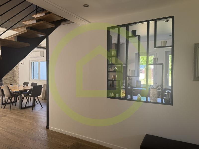 Propriété - 143 m² - 6 pièces