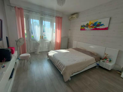 Maison - 300 m² - 8 pièces