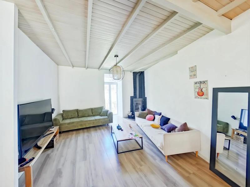 Maison - 198 m² - 5 pièces