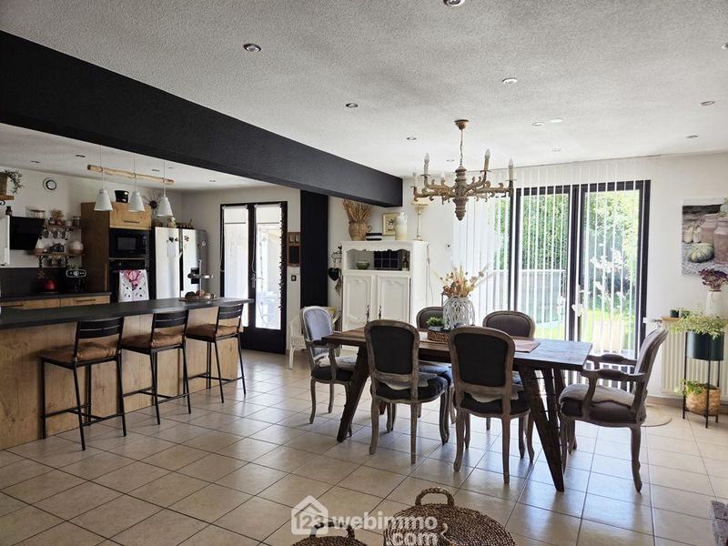 Maison - 98 m² - 4 pièces