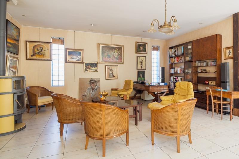 Maison - 261 m² - 8 pièces