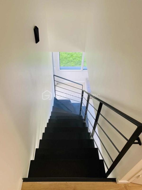 Maison traditionnelle - 137 m² - 5 pièces