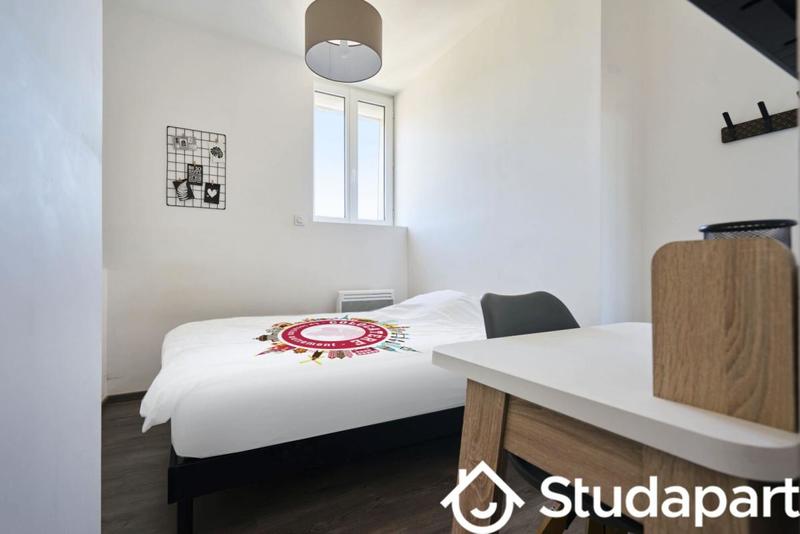 Chambre - 10 m² - 1 pièce