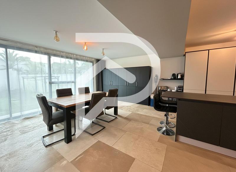 Maison - 231 m² - 5 pièces