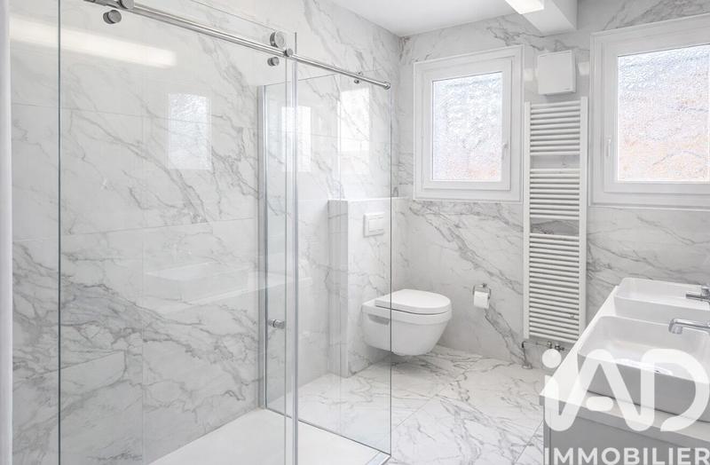 Maison - 196 m² - 8 pièces