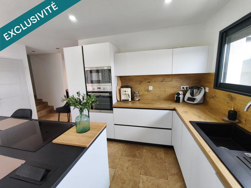 Maison - 180 m² - 7 pièces