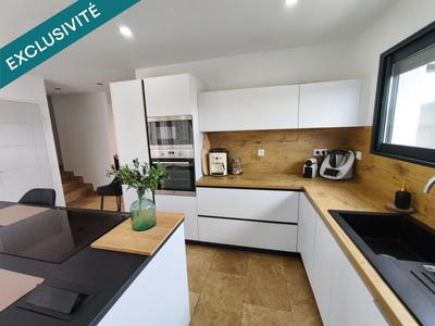 Maison - 180 m² - 7 pièces