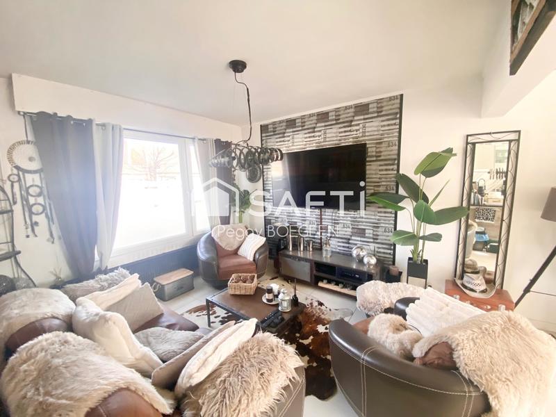 Maison - 99 m² - 8 pièces