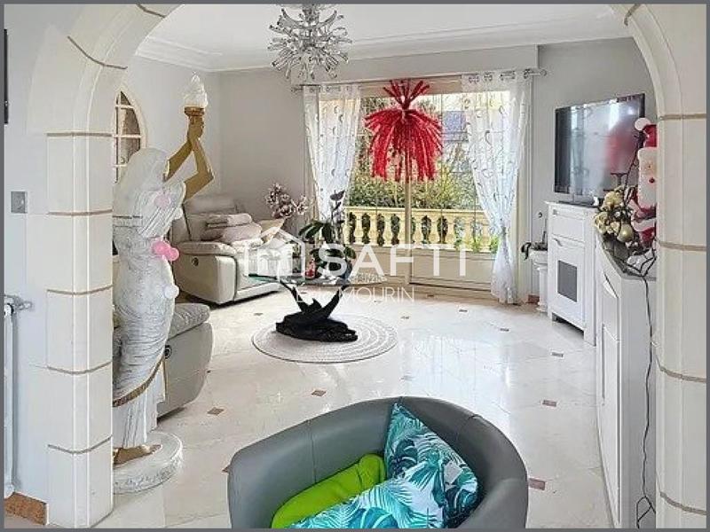 Maison - 265 m² - 10 pièces