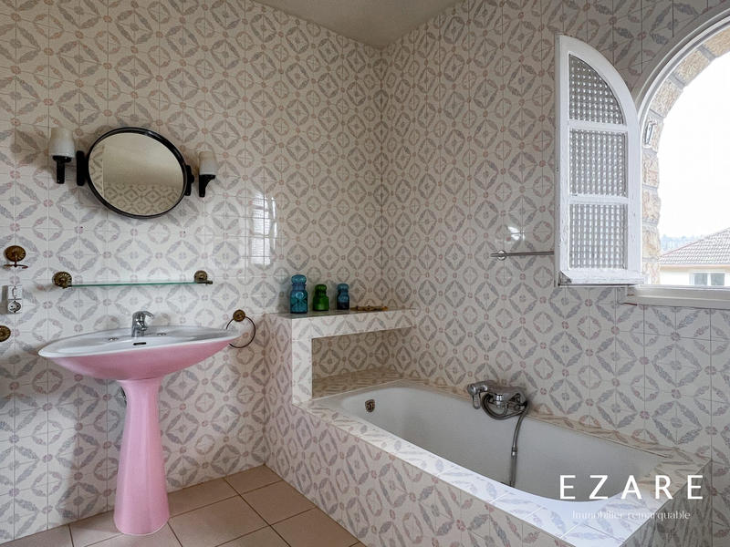 Maison - 176 m² - 7 pièces