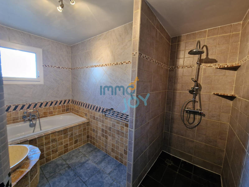 Villa - 204 m² - 6 pièces