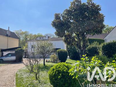 Maison - 230 m² - 8 pièces