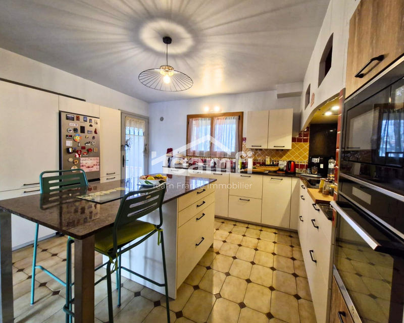 Maison - 170 m² - 7 pièces