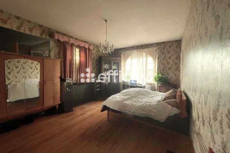 Maison - 265 m² - 8 pièces