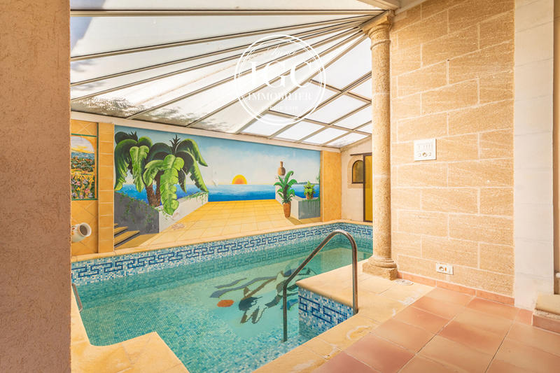 Maison - 240 m² - 6 pièces