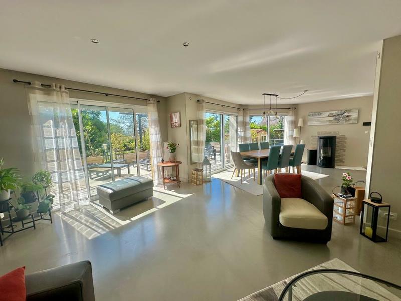 Maison - 145 m² - 5 pièces