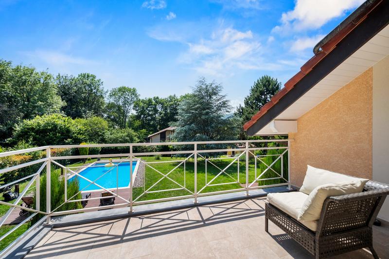 Maison - 220 m² - 7 pièces