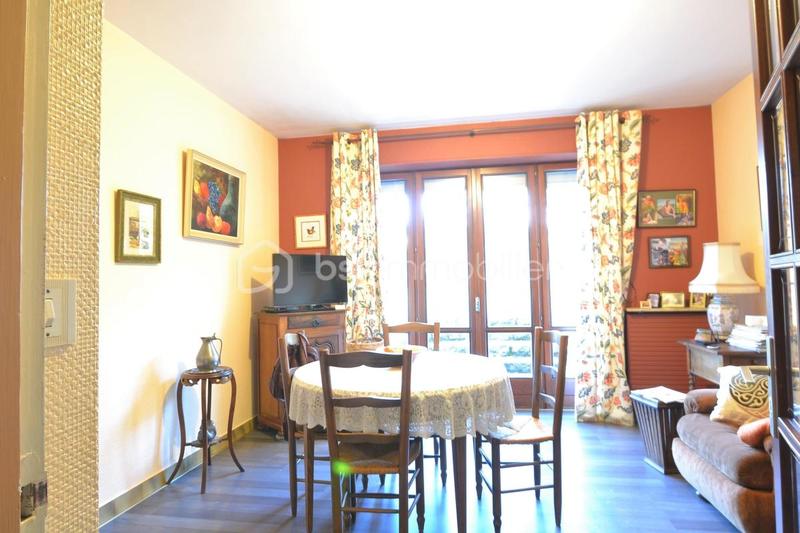 Propriété - 282 m² - 7 pièces