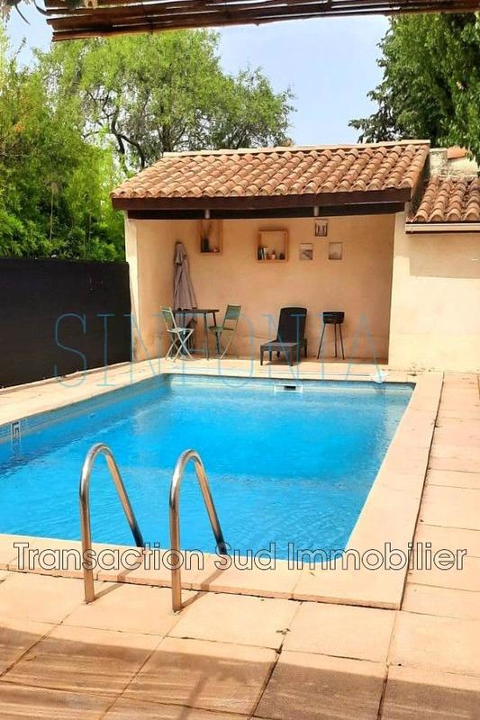 Propriété - 235 m² - 10 pièces