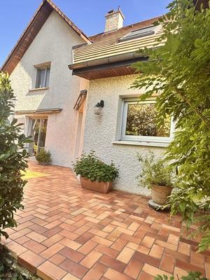 Maison d'architecte - 202 m² - 8 pièces