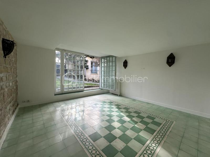 Maison - 241 m² - 10 pièces