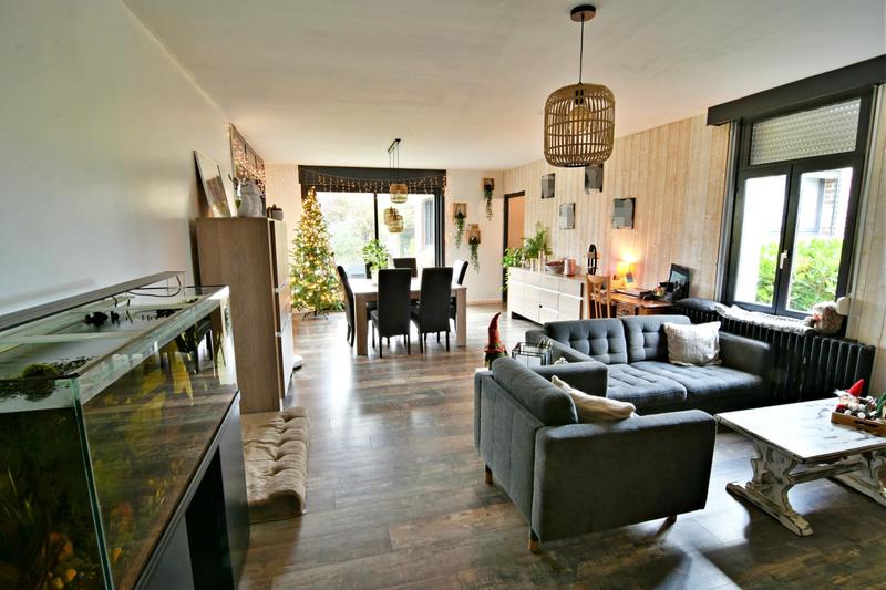 Maison - 240 m² - 7 pièces