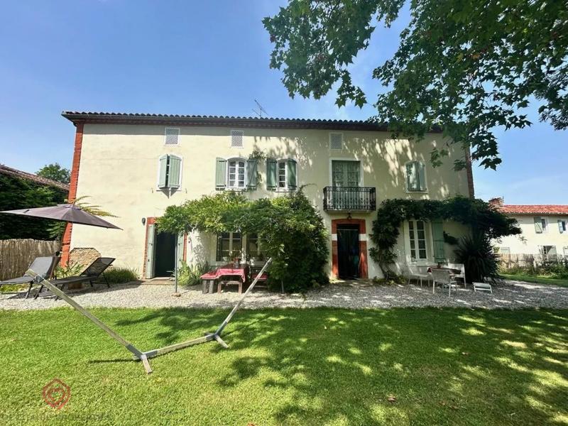 Maison de maîtres - 585 m² - 20 pièces