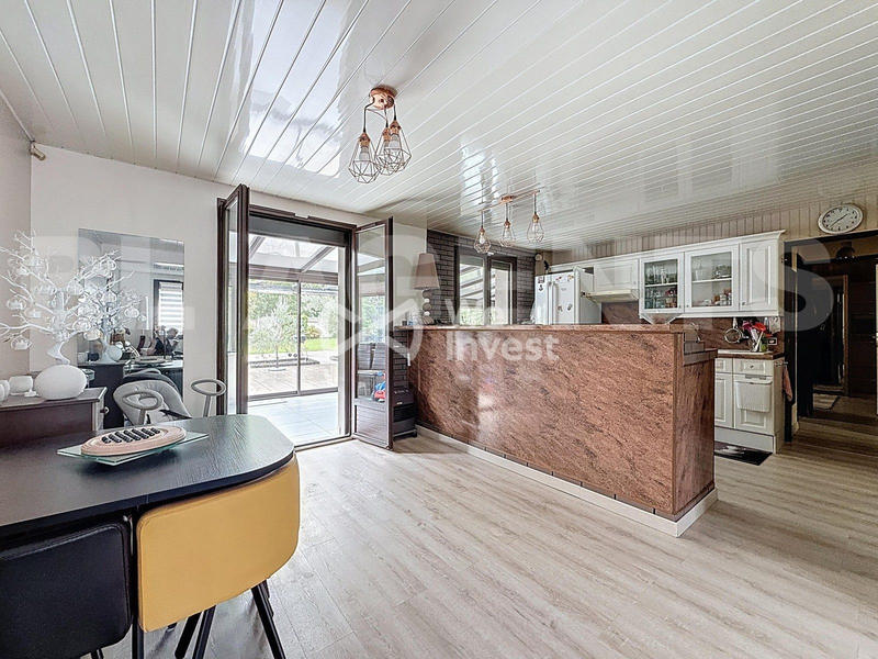 Maison traditionnelle - 148 m² - 7 pièces