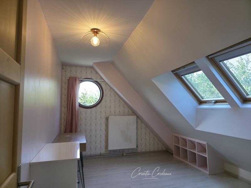 Propriété - 210 m² - 7 pièces