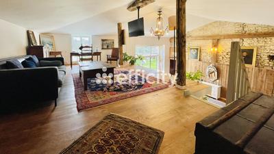 Maison - 267 m² - 9 pièces