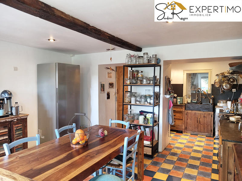 Maison - 230 m² - 6 pièces