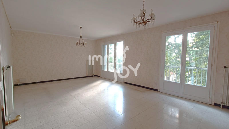 Appartement - 85 m² - 5 pièces