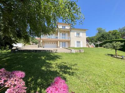 Villa - 200 m² - 10 pièces