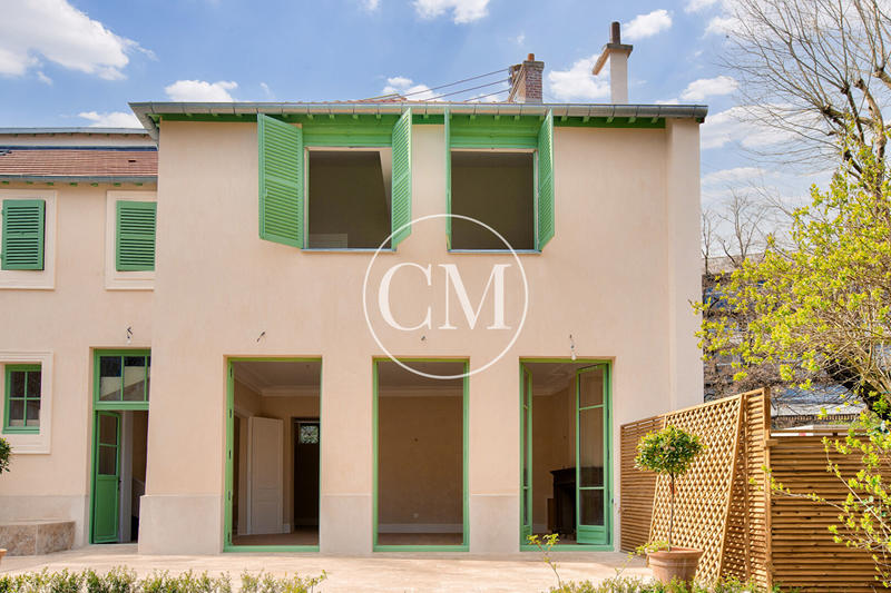 Maison - 211 m² - 7 pièces