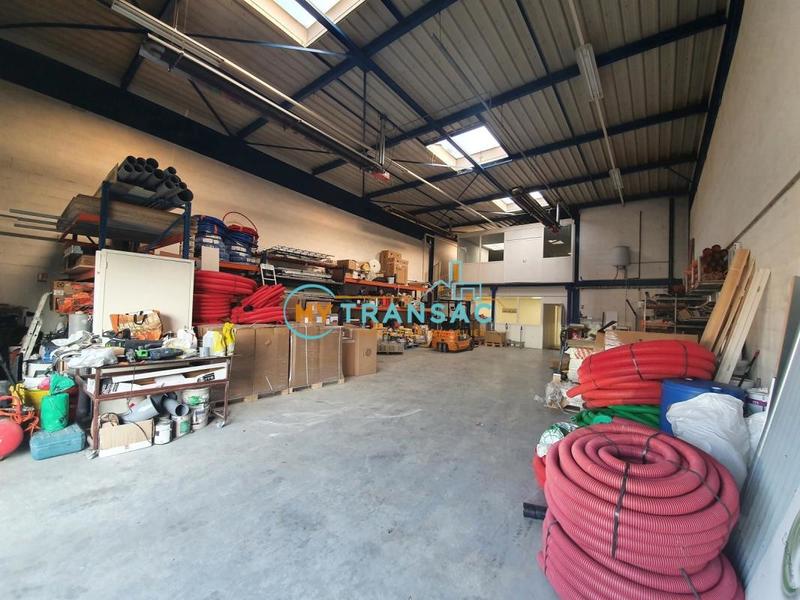 Local d'activités - 391 m²
