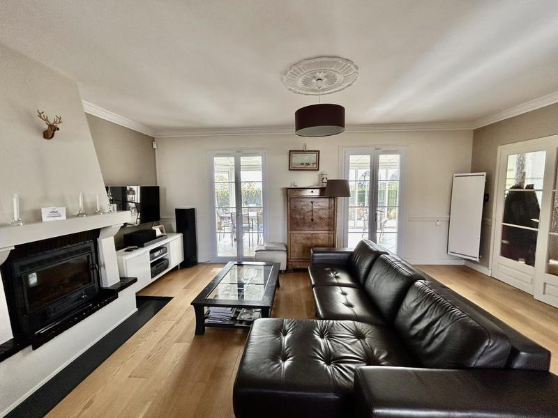 Maison traditionnelle - 150 m² - 8 pièces