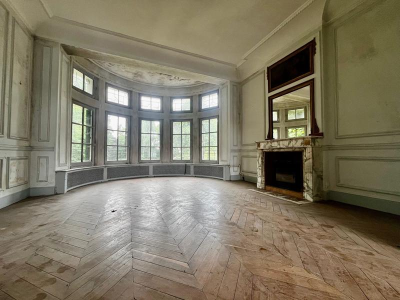 Maison - 335 m² - 10 pièces