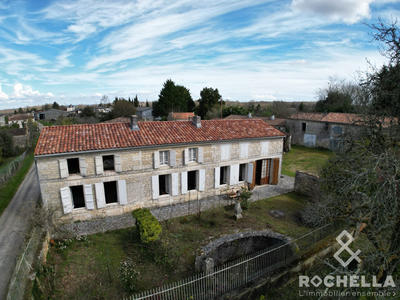 Maison ancienne - 310 m² - 10 pièces
