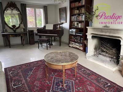 Maison - 166 m² - 7 pièces