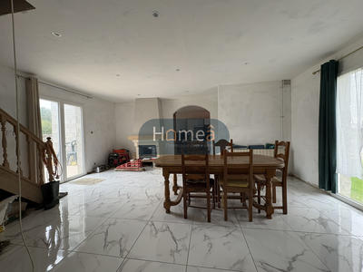 Maison - 204 m² - 4 pièces