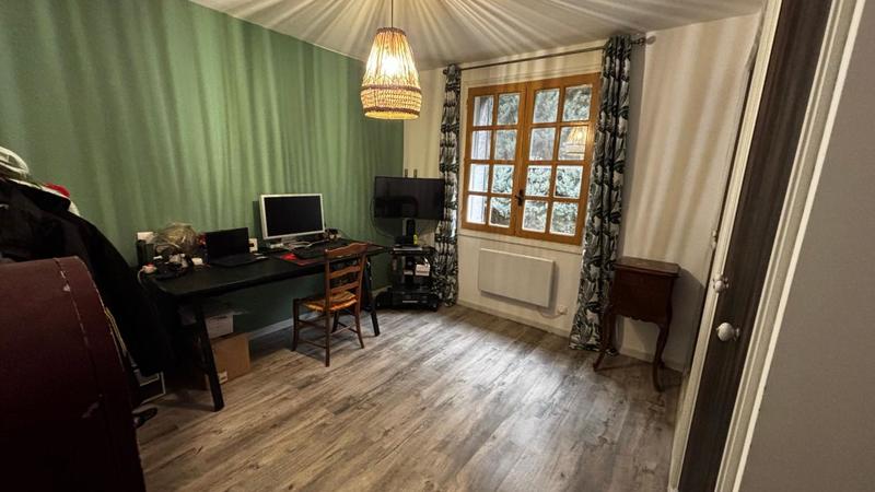 Maison - 180 m² - 7 pièces